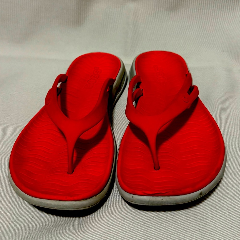 Bogs flip flops women’s size 7